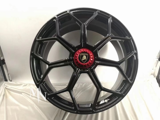 Les rais Monoblock de CenterLock Y ont forgé des roues pour Lamborghini Aventador SVJ