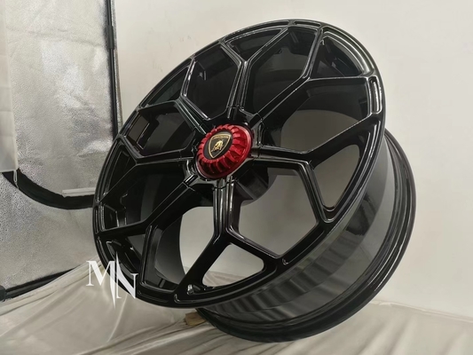 Les rais Monoblock de CenterLock Y ont forgé des roues pour Lamborghini Aventador SVJ