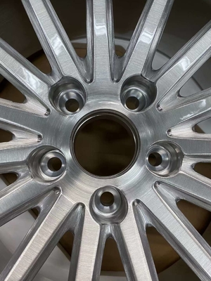 L'argent balayé Vossen VFS-2 a forgé des roues pour BMW E93 M3