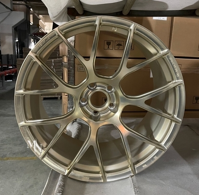 BBS REV-7 a forgé des roues d'alliage pour la taille faite sur commande de BMW m2 M4
