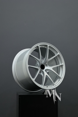 Des roues BBS RI D forgées sur mesure pour BMW F10 M5 Alloy Competition
